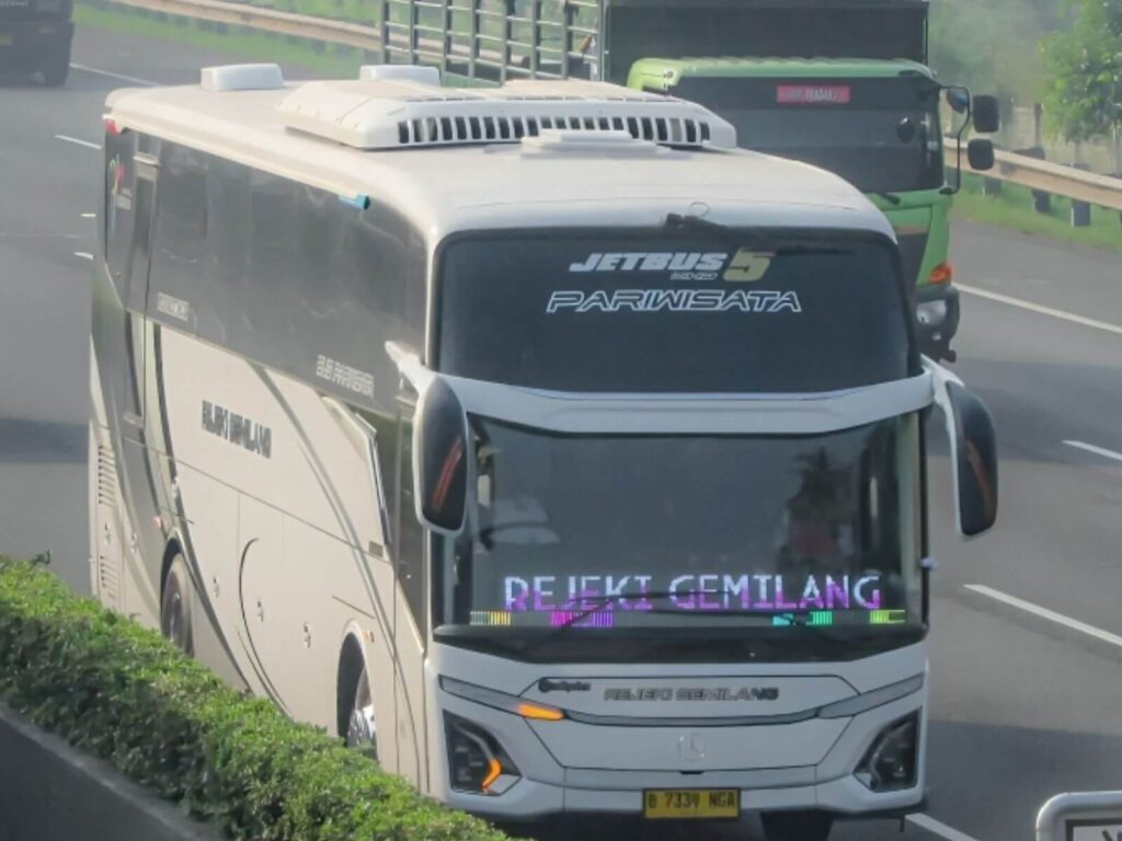 sewa bus untuk ziarah